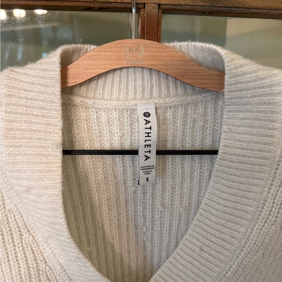 Athleta Cream V-Neck Sweater Chunky Knit - Picture 2 of 3